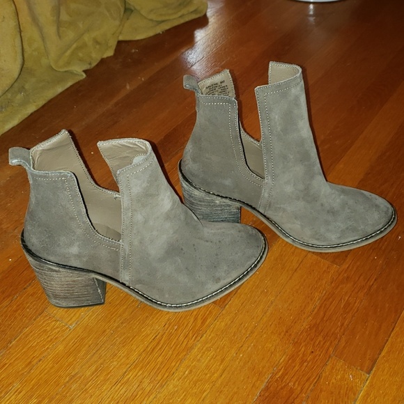 Steve Madden Shoes - Steve Madden booties